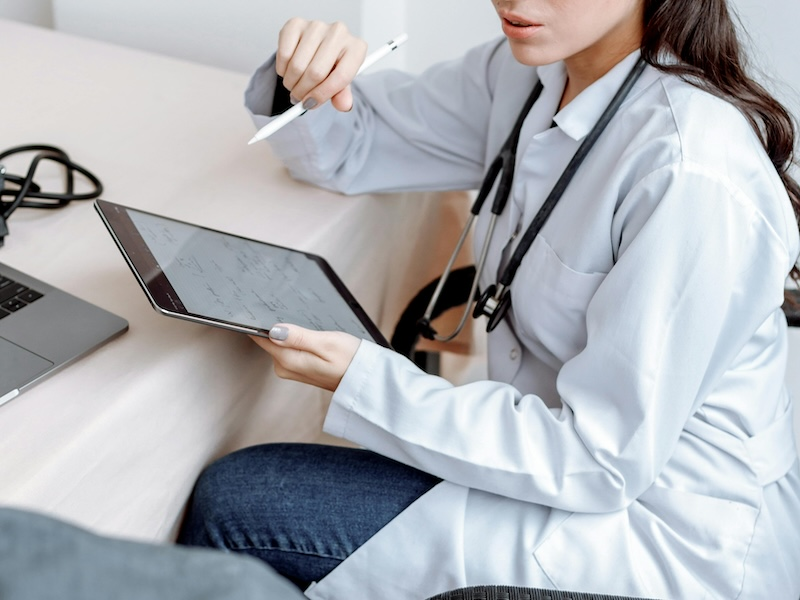 Identifying Adverse Events in Outpatients With Prostate Cancer Using Pharmaceutical Care Records in Community Pharmacies: Application of Named Entity Recognition