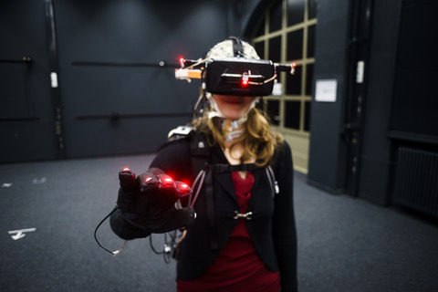 Single‐trial regression of spatial exploration behavior indicates posterior EEG alpha modulation to reflect egocentric coding